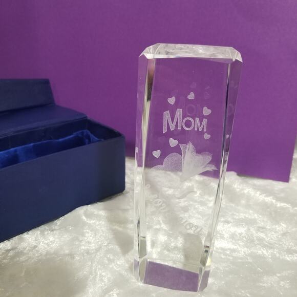 "Mom I love you" crystal laser cut paperweight 3.1599 - Picture 2 of 6